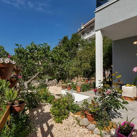 Kuca Za Odmor Lemon Tree Апартаменты Макарска