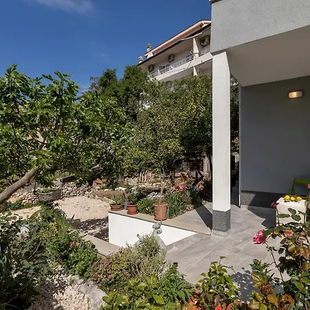 Kuca Za Odmor Lemon Tree Апартаменты Макарска
